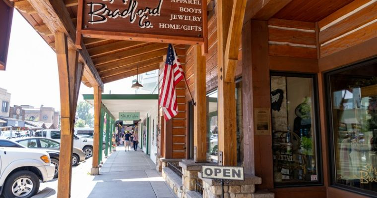 Too many tourist and locals walk on the Shopping center in Whitefish Montana